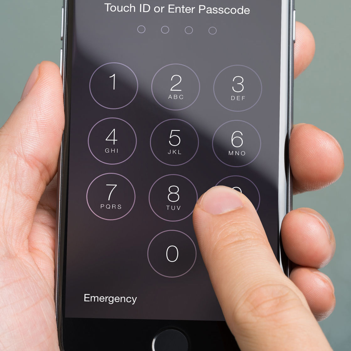 Apple iphone passcode. Iphone 6 Passcode. Дополнительная кнопка на айфоне яблочко. Введите пароль рука.